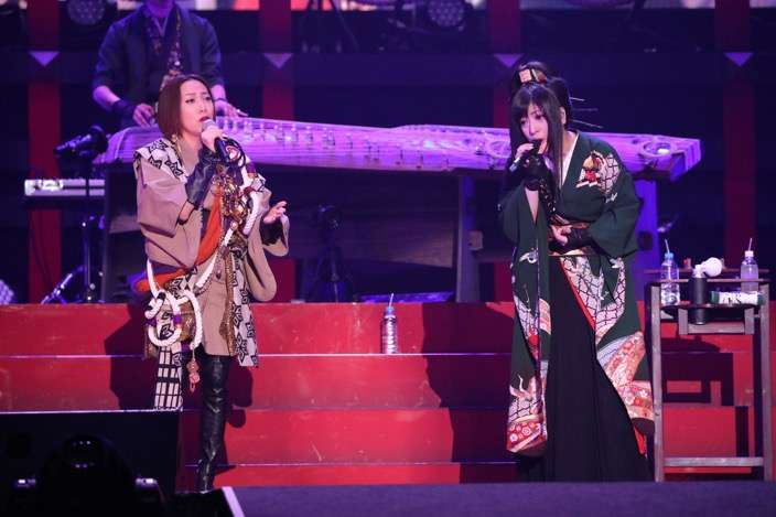 芸能人のライブの衣装画像を貼るトピ