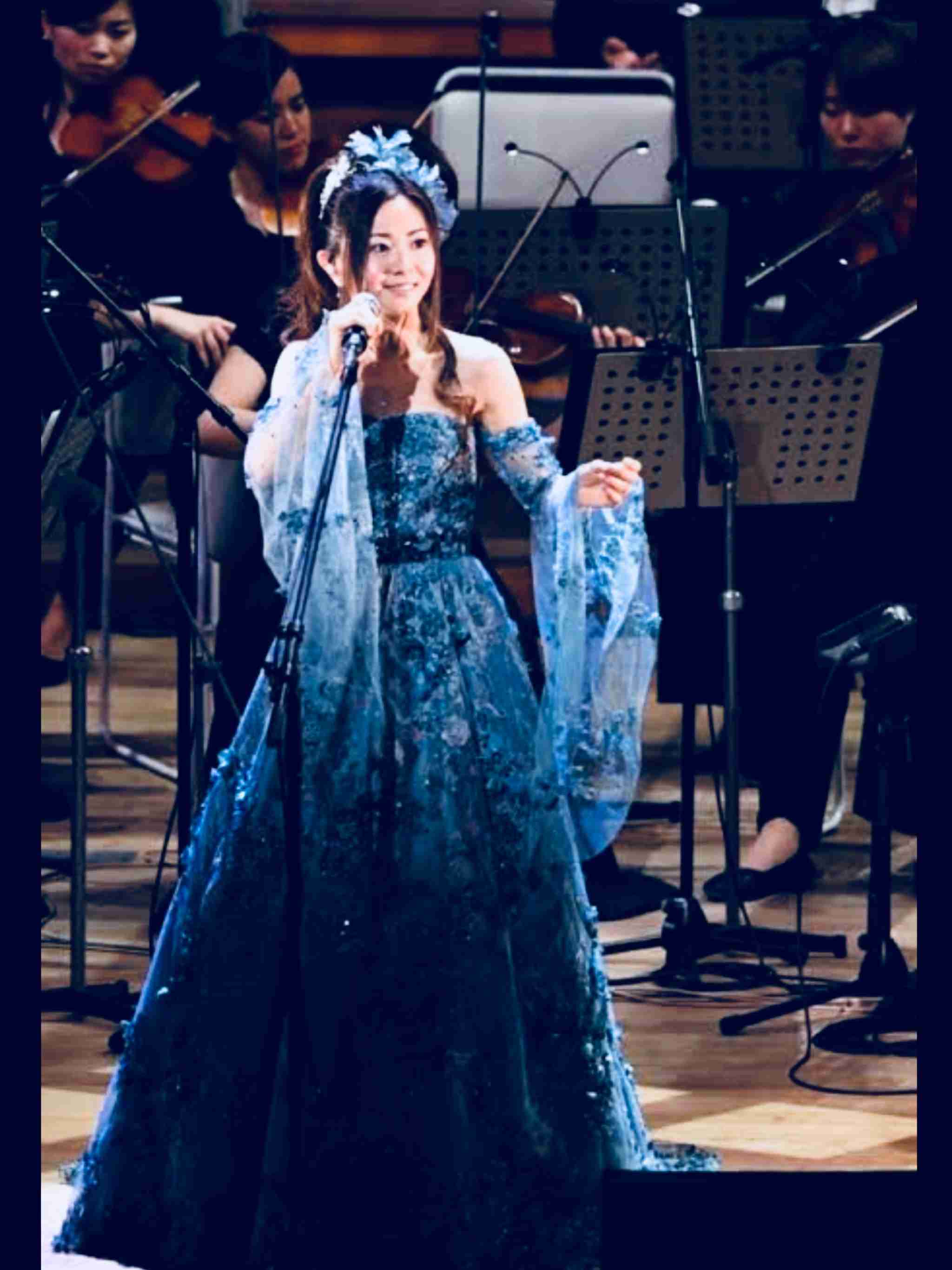 芸能人のライブの衣装画像を貼るトピ