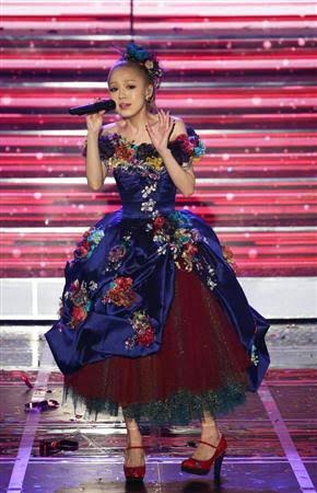 芸能人のライブの衣装画像を貼るトピ