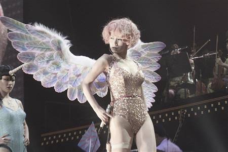 芸能人のライブの衣装画像を貼るトピ