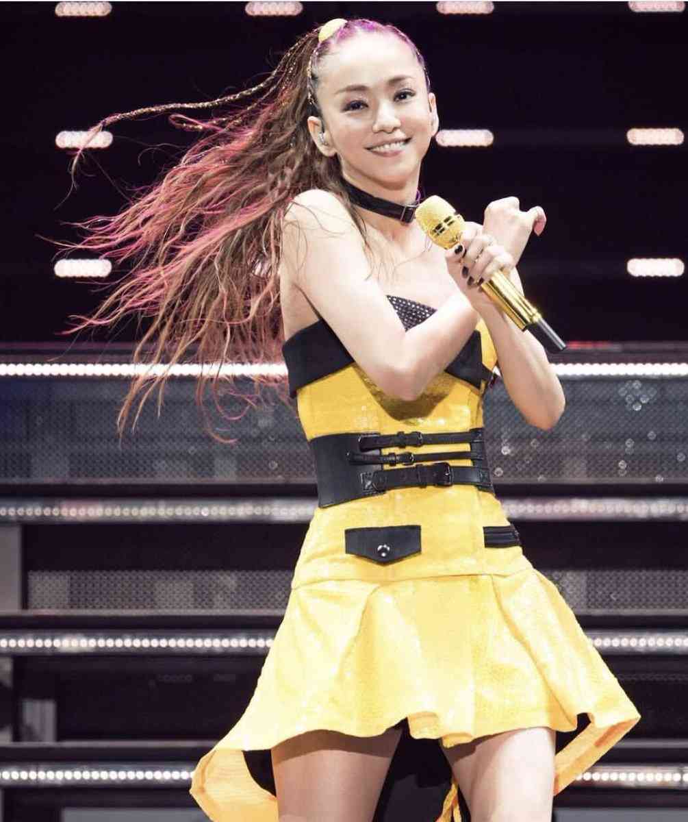 芸能人のライブの衣装画像を貼るトピ