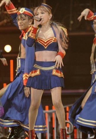 芸能人のライブの衣装画像を貼るトピ