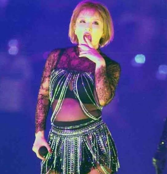 芸能人のライブの衣装画像を貼るトピ