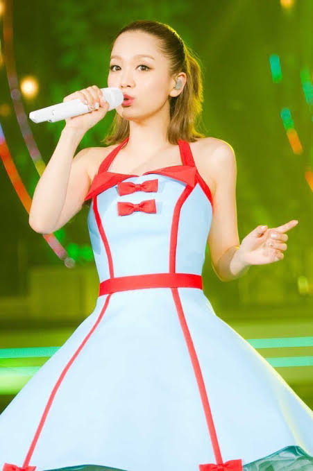 芸能人のライブの衣装画像を貼るトピ