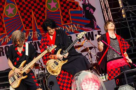 芸能人のライブの衣装画像を貼るトピ