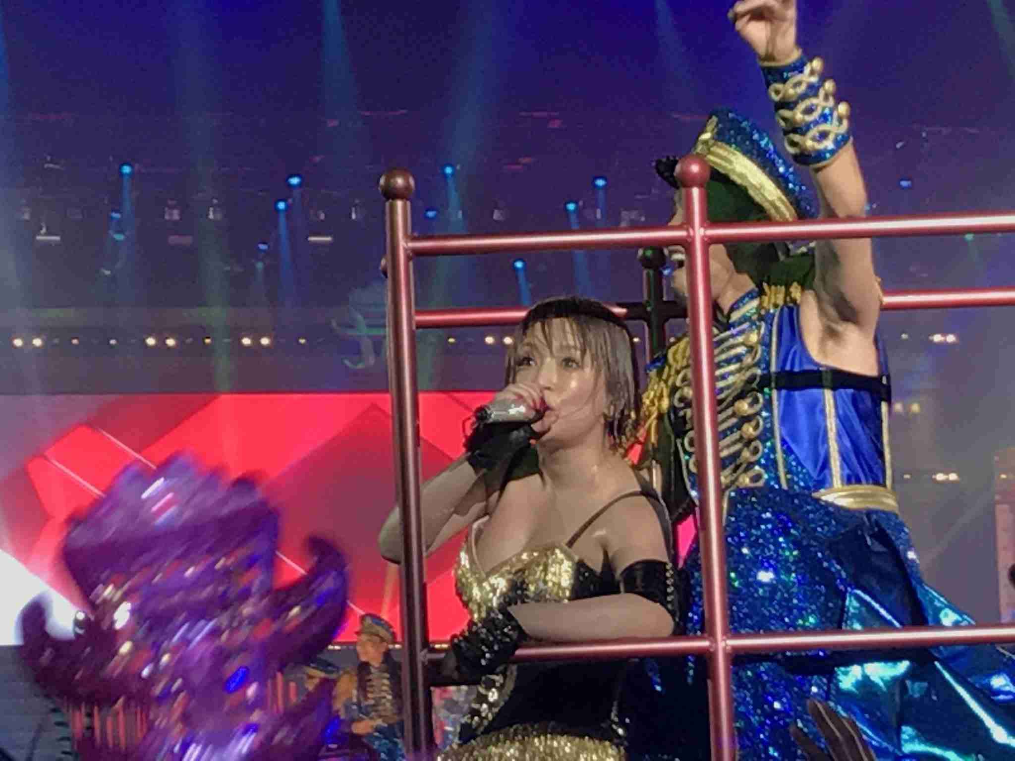 芸能人のライブの衣装画像を貼るトピ