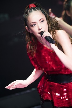 芸能人のライブの衣装画像を貼るトピ