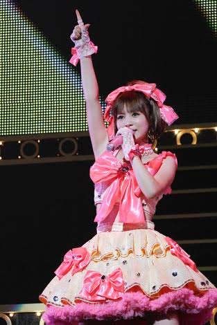 芸能人のライブの衣装画像を貼るトピ