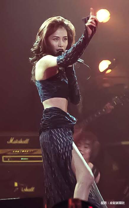 芸能人のライブの衣装画像を貼るトピ