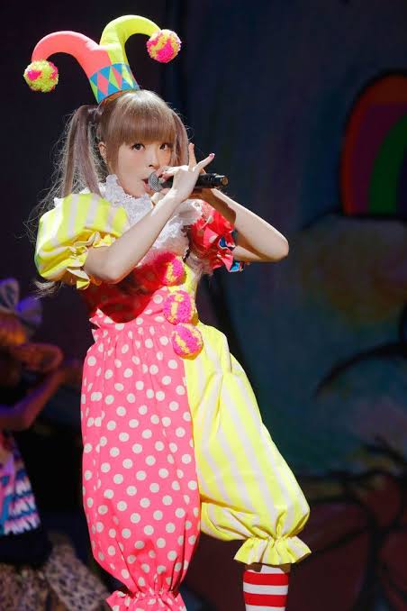 芸能人のライブの衣装画像を貼るトピ