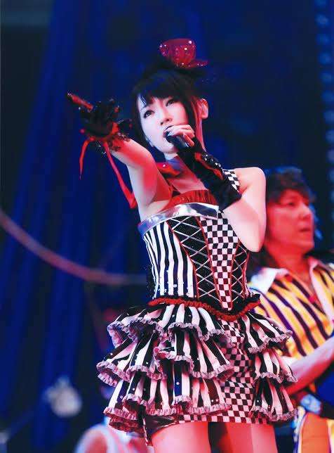 芸能人のライブの衣装画像を貼るトピ