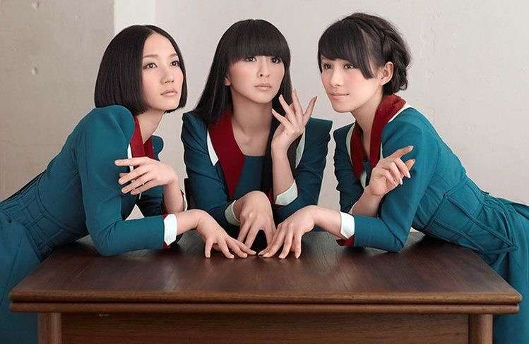 誰もこっちを見てないグループ画像 part2