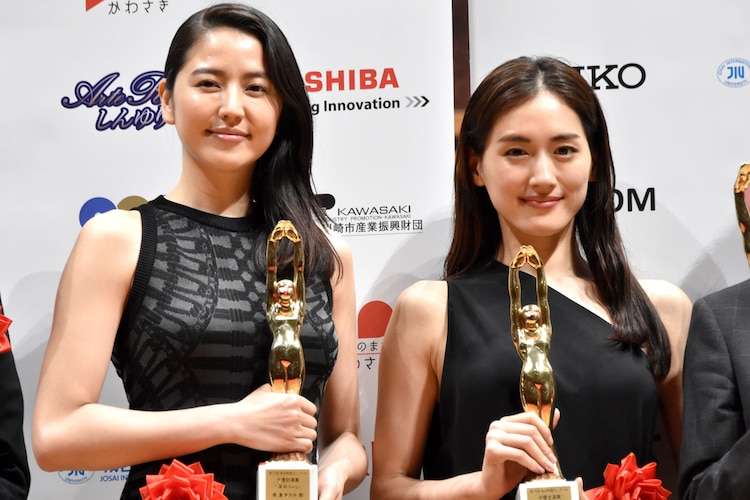 『天国と地獄』綾瀬はるかのドレスアップ姿に「美しすぎる」と反響
