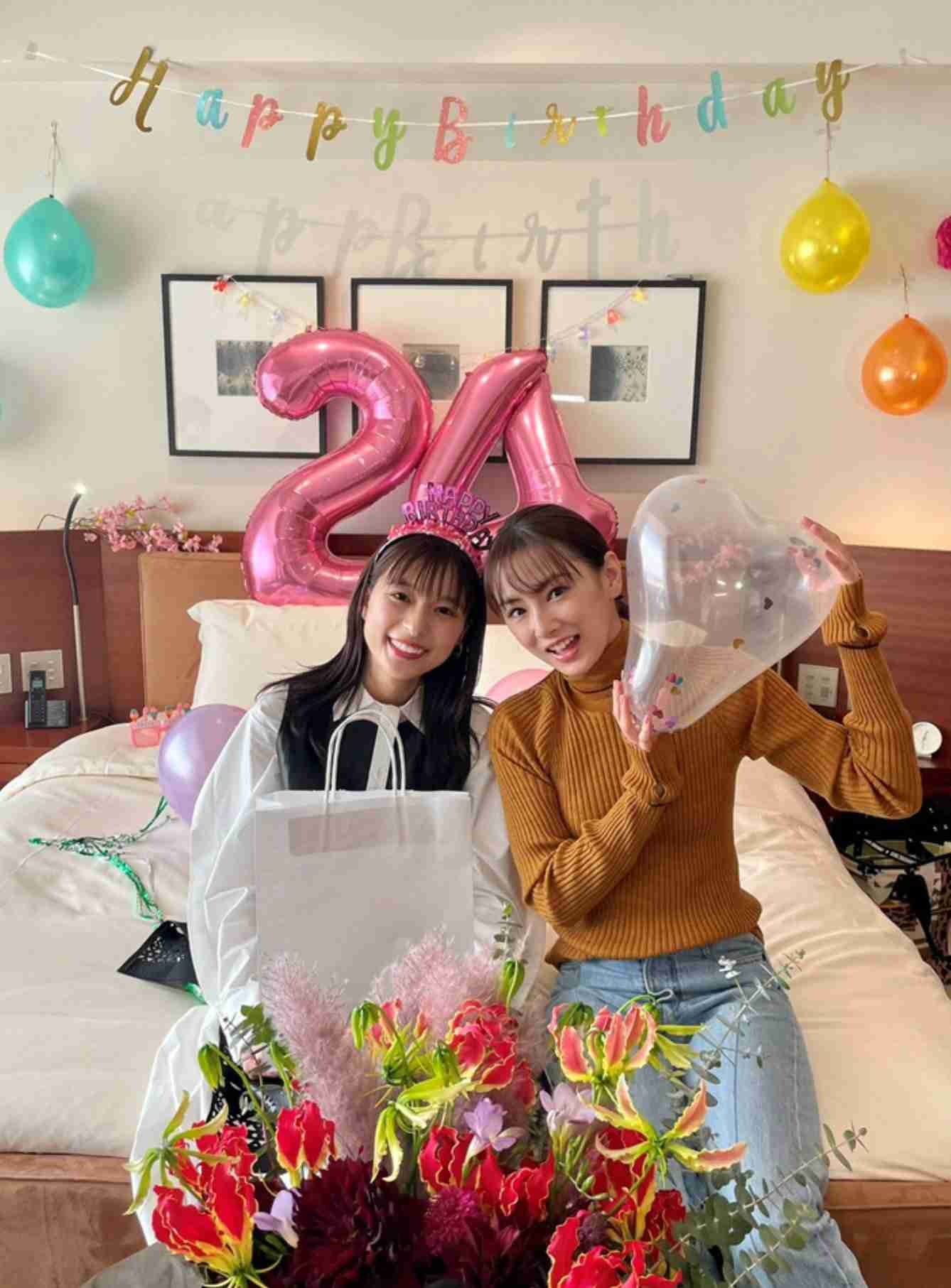 芳根京子、誕生日サプライズに“号泣” 北川景子が祝福「立派な女優さんになられた」