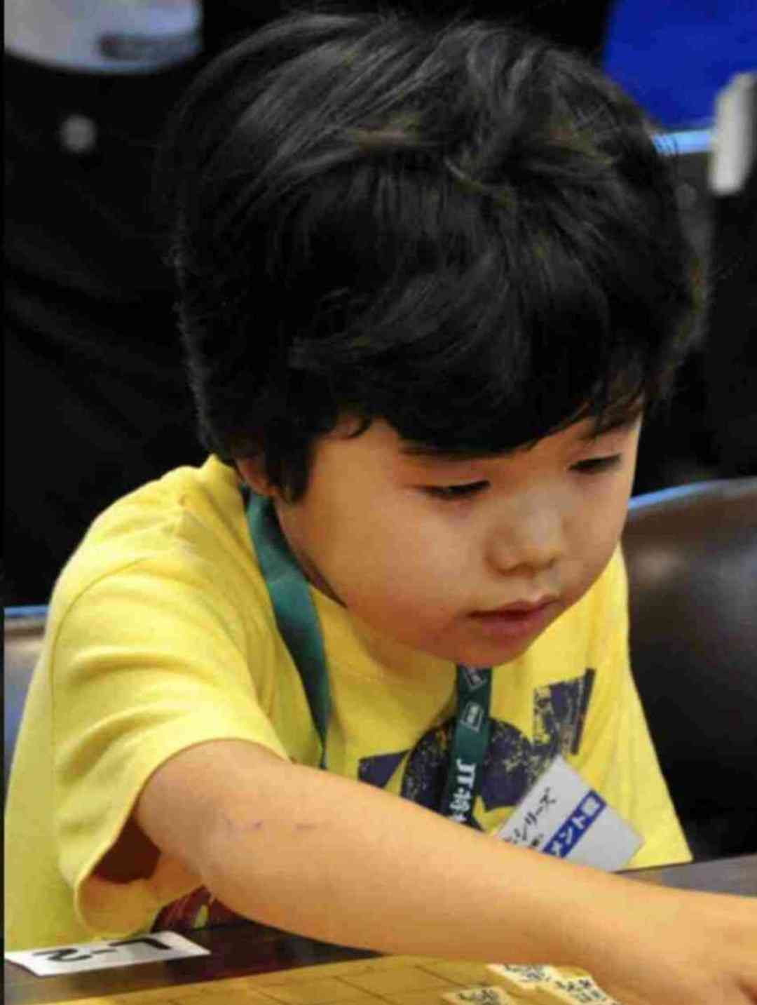 高校自主退学の藤井聡太2冠　卒業式翌日に2社とCM契約予定