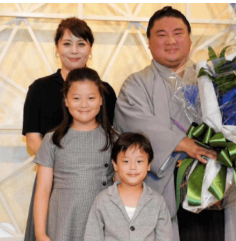 「目ぇつぶれんぞ！」元関脇「嘉風」妻の凄絶な虐待　小学生の娘の目にかゆみ止め薬を…証拠音声を公開