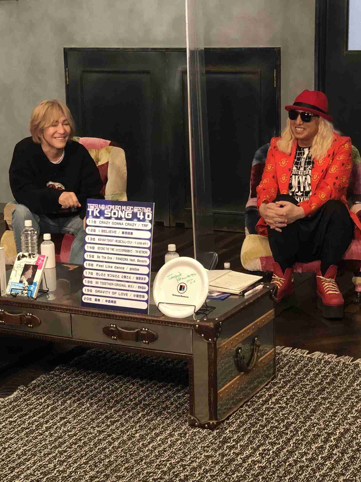 DJ KOO、金髪姿の小室哲哉氏と最新2ショット公開「小室さんの音楽が必要です!!」