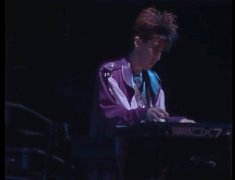 DJ KOO、金髪姿の小室哲哉氏と最新2ショット公開「小室さんの音楽が必要です!!」