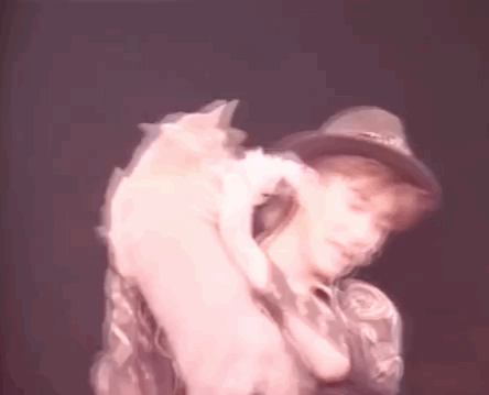 DJ KOO、金髪姿の小室哲哉氏と最新2ショット公開「小室さんの音楽が必要です!!」