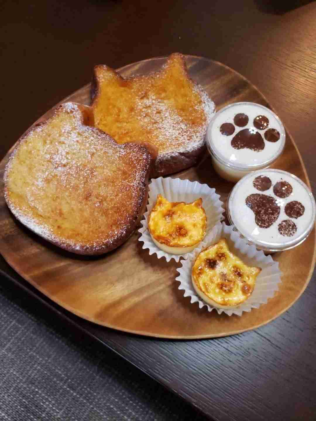 ねこねこ食パン好きな人!!