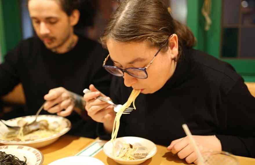 本場イタリアは使わないのに…日本はパスタに「スプーン」、なぜ使う??