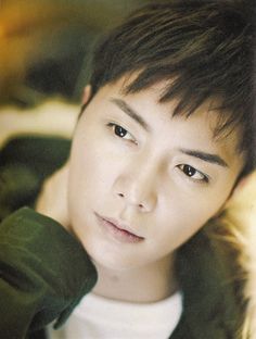 元・成宮寛貴氏、過去に居住のタワマンを背景に「色んな事思い出した」…ファン「夜景にも劣らない美」