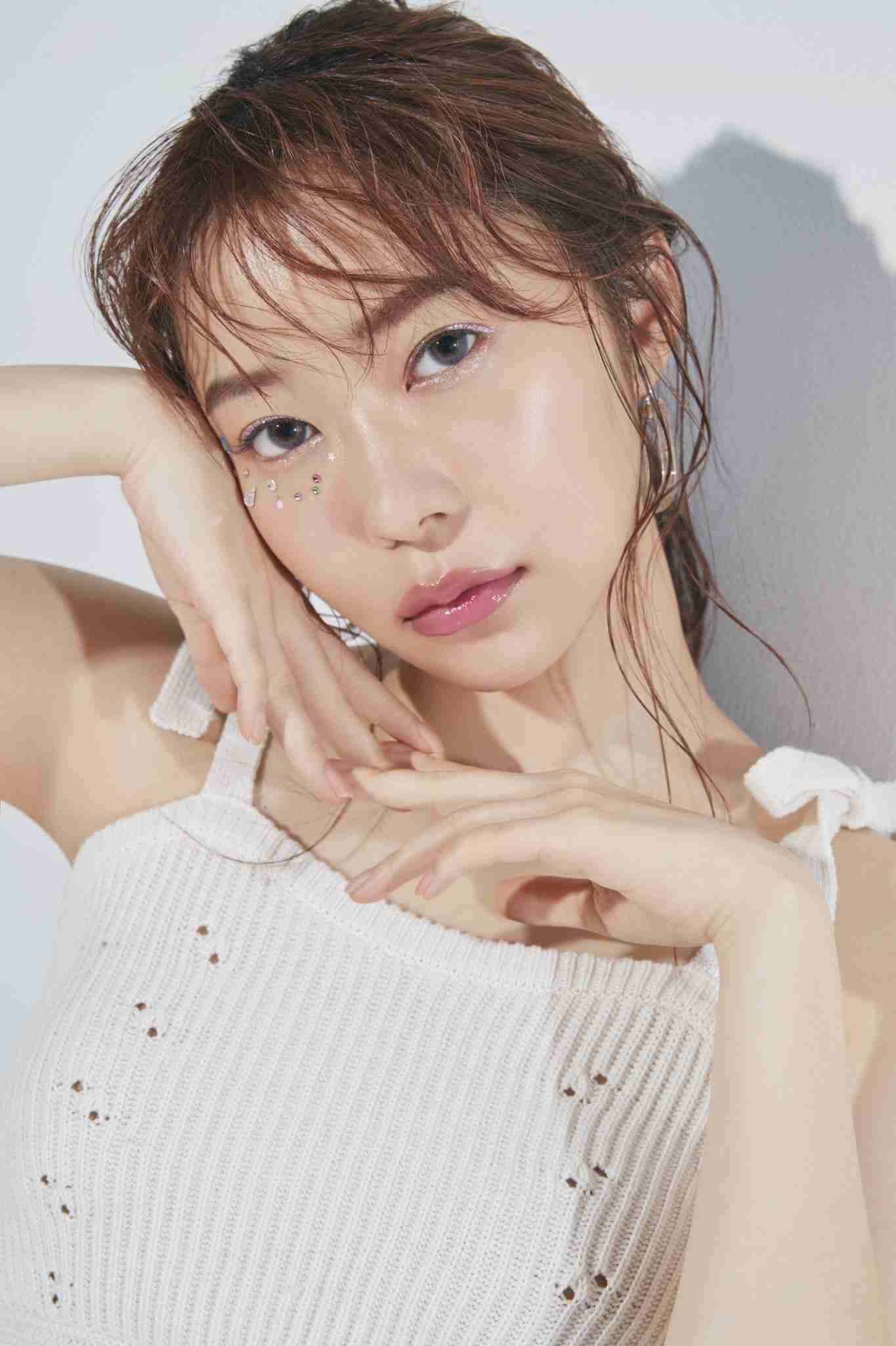 指原莉乃、美容のヒミツ大公開 コスメ付ムック本発売「かわいくなる情報シェアできたら」