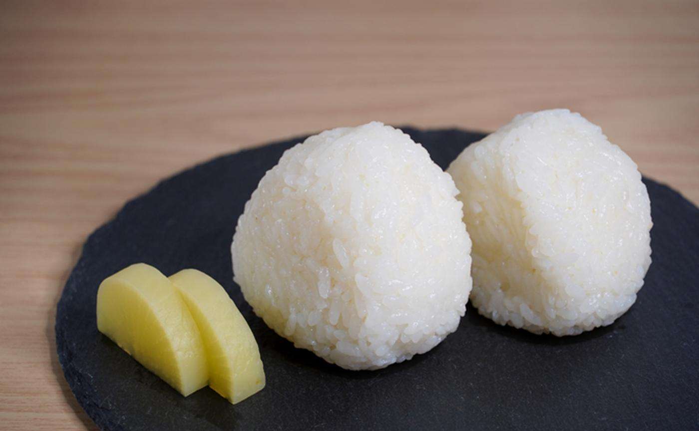 雑談コメントと内容に全く関係無い画像を貼ってカオスにするトピ