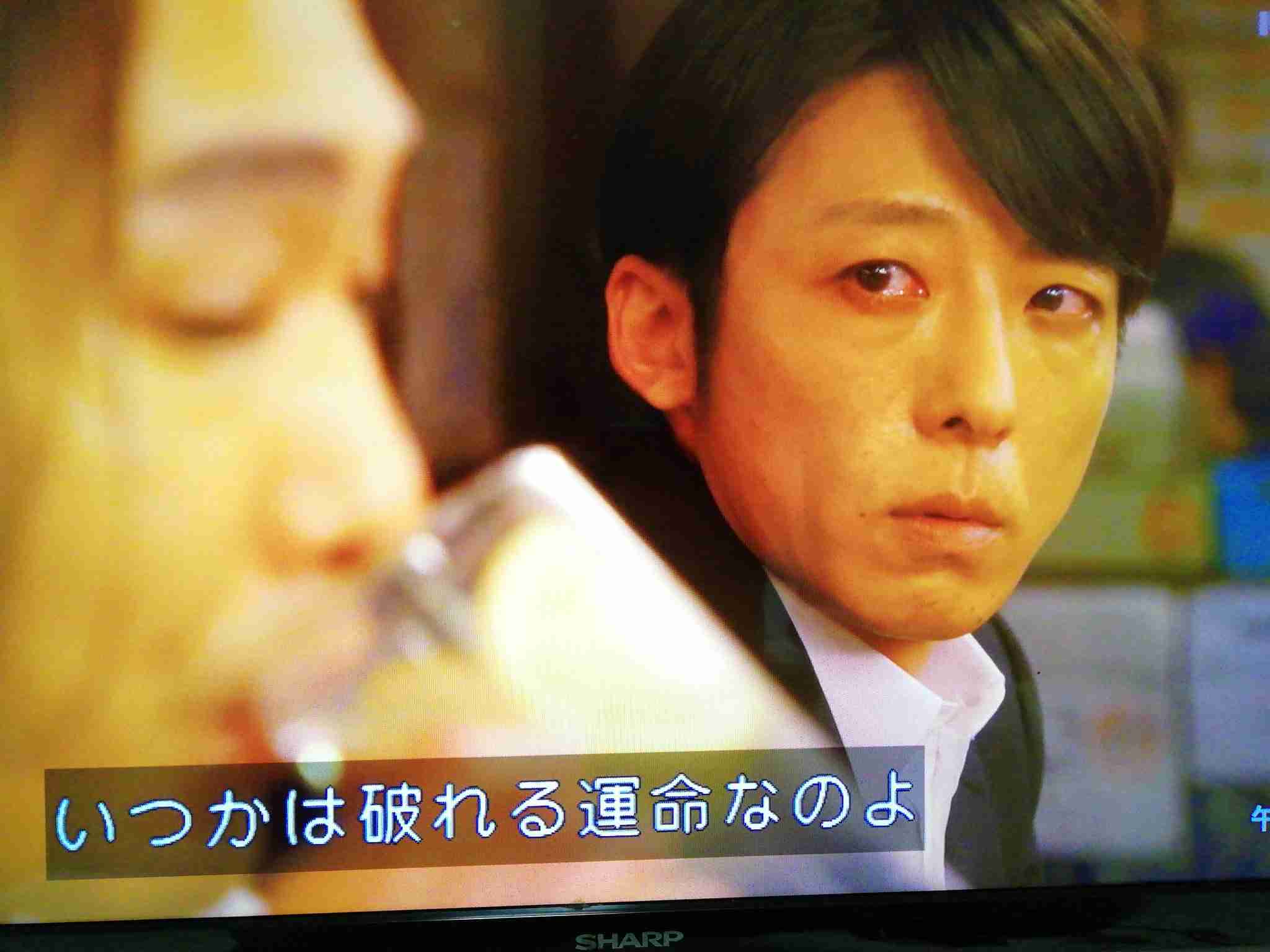 “中身は女性”役の高橋一生 カメラの外でも内股にほおプー
