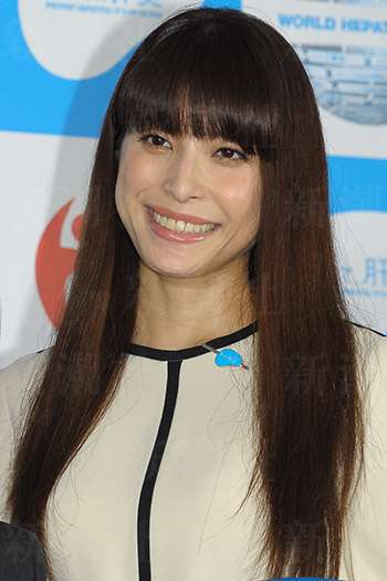 上原多香子、イベントをドタキャンの“無計画生活”も夫は「月収100万円」販売員に転職