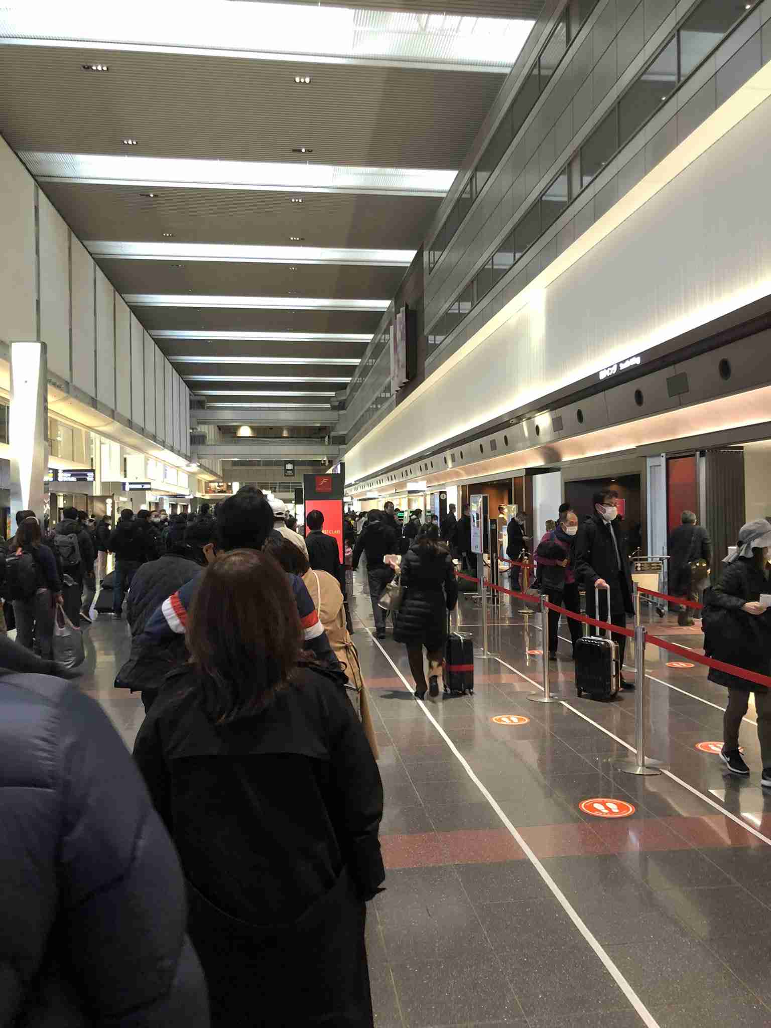 新型コロナ 東京都で新たに434人の感染確認 重症者は103人