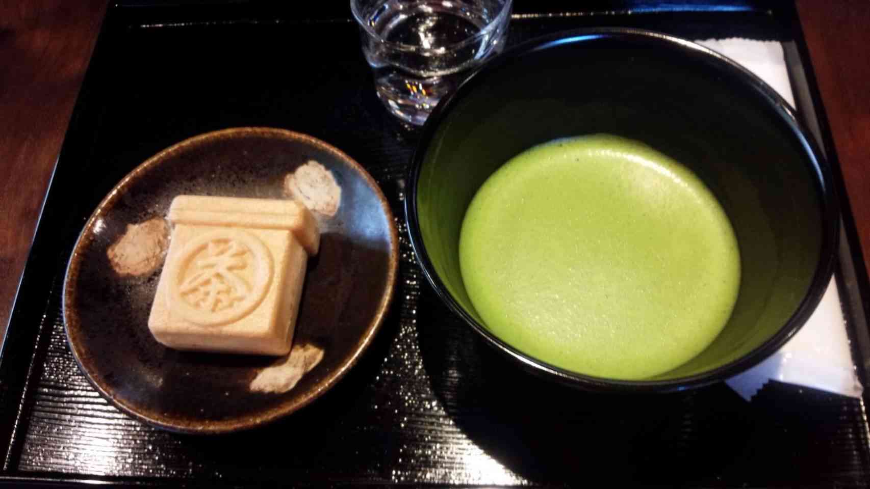 携帯やパソコンにあるご当地グルメの写真が見たい！