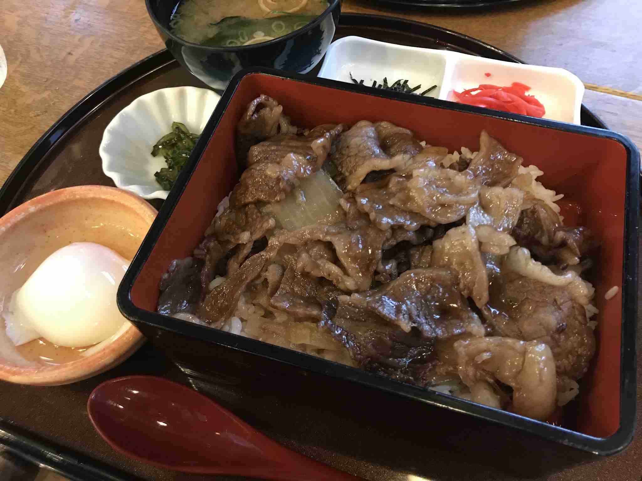 携帯やパソコンにあるご当地グルメの写真が見たい！