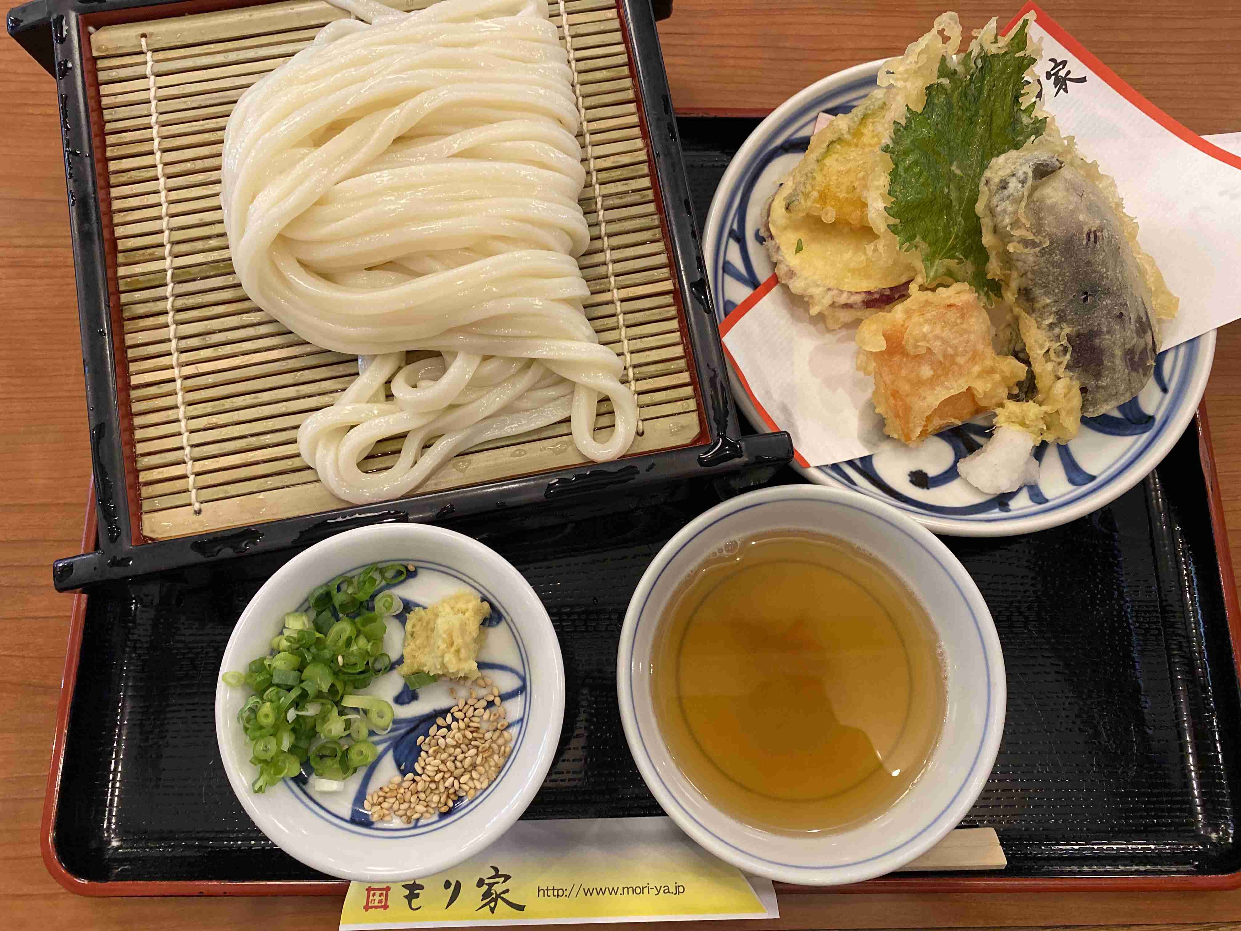 携帯やパソコンにあるご当地グルメの写真が見たい！