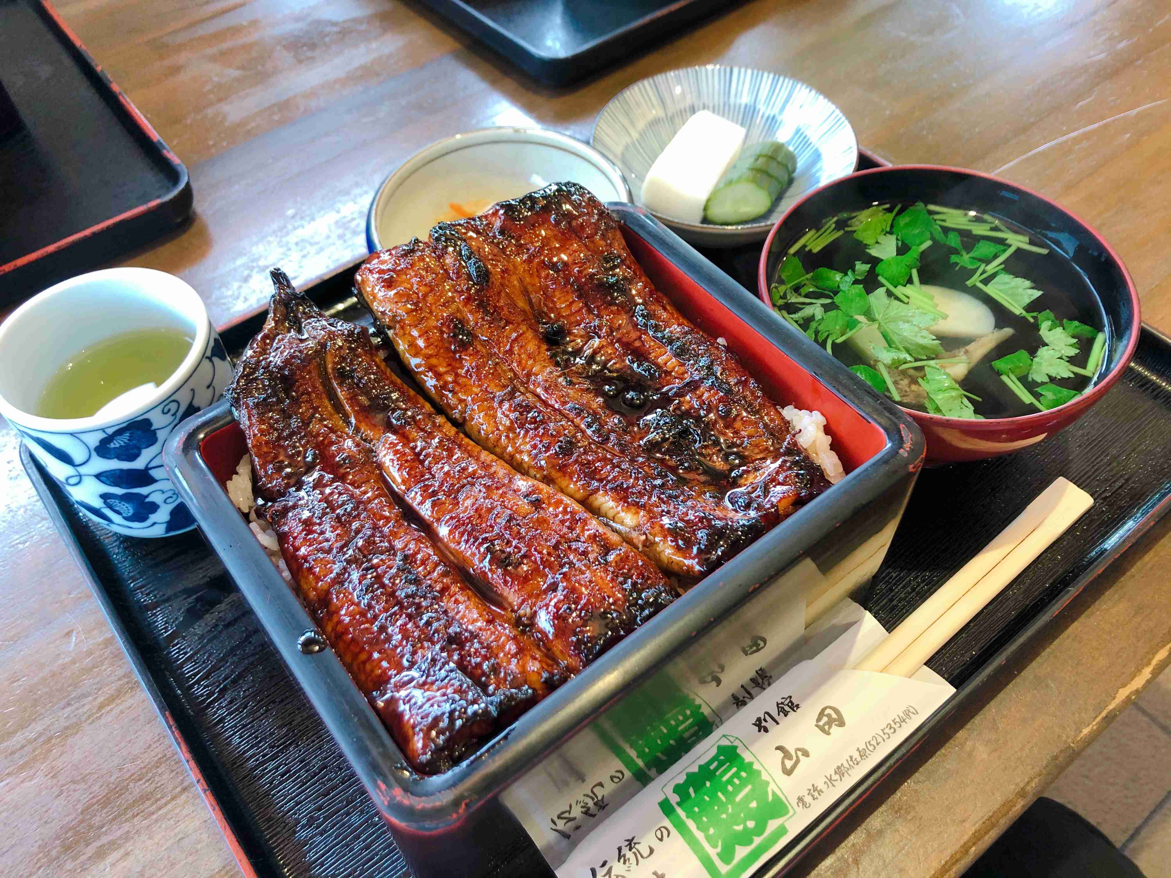 携帯やパソコンにあるご当地グルメの写真が見たい！