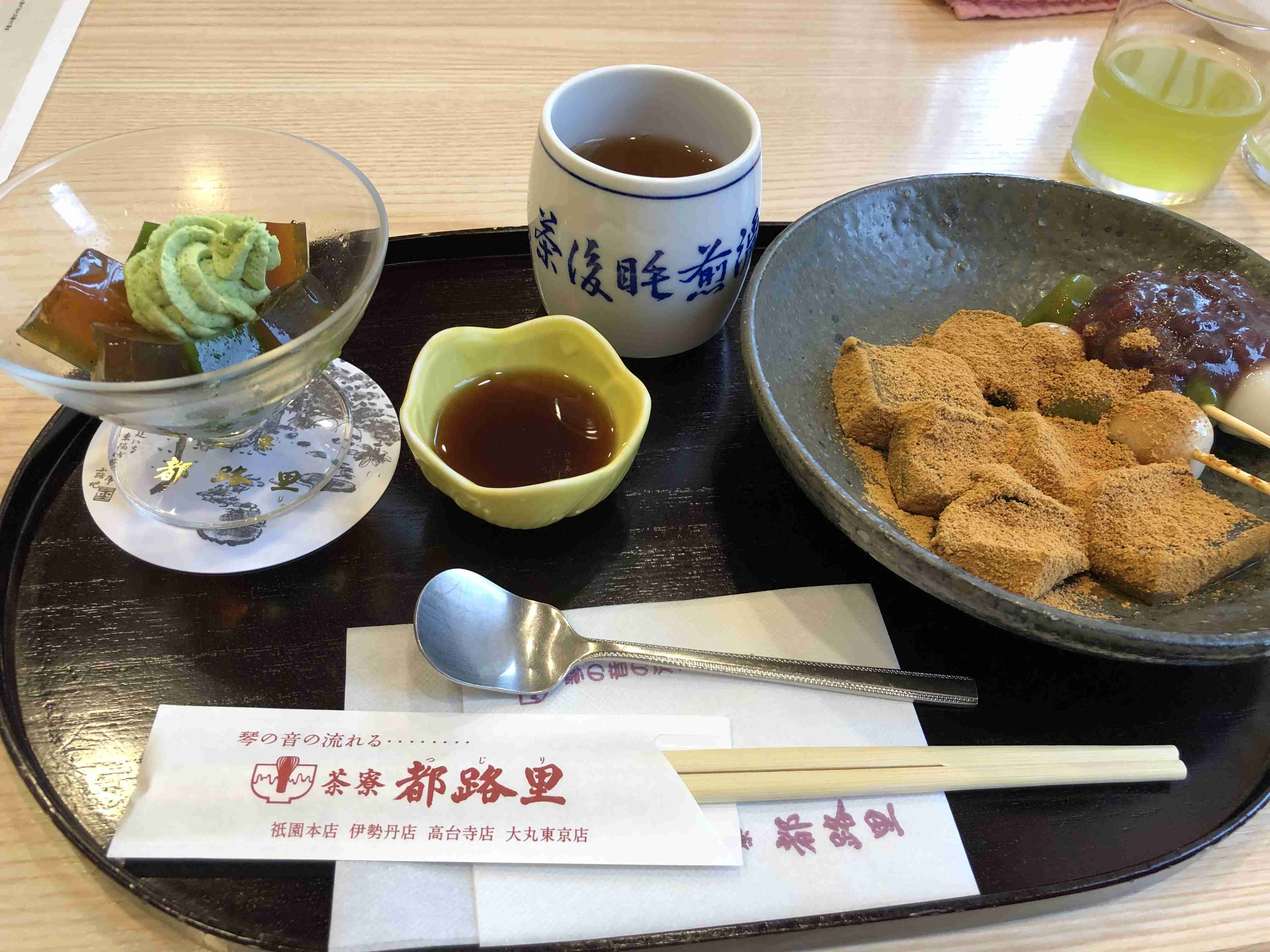携帯やパソコンにあるご当地グルメの写真が見たい！