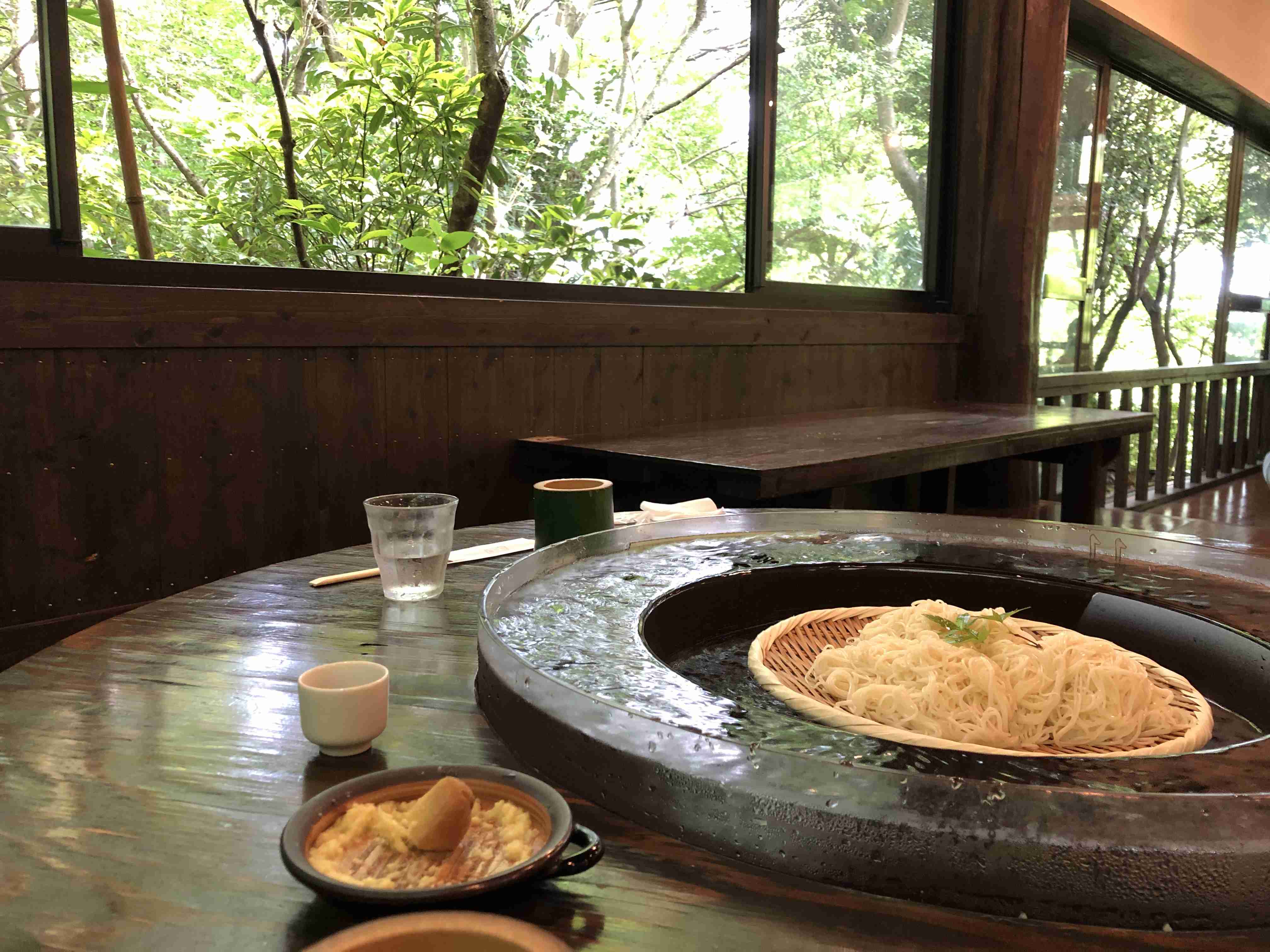 携帯やパソコンにあるご当地グルメの写真が見たい！