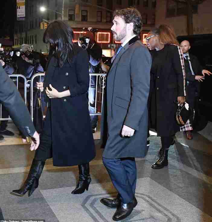 メーガン妃「英王室、長男の肌の色の濃さを懸念」明かす