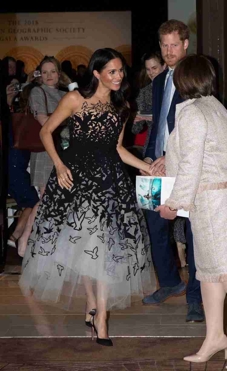 メーガン妃「英王室、長男の肌の色の濃さを懸念」明かす