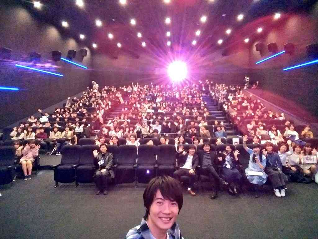 中村倫也が金髪に！　『珈琲いかがでしょう』衝撃ショット先行公開　放送は4.5スタート