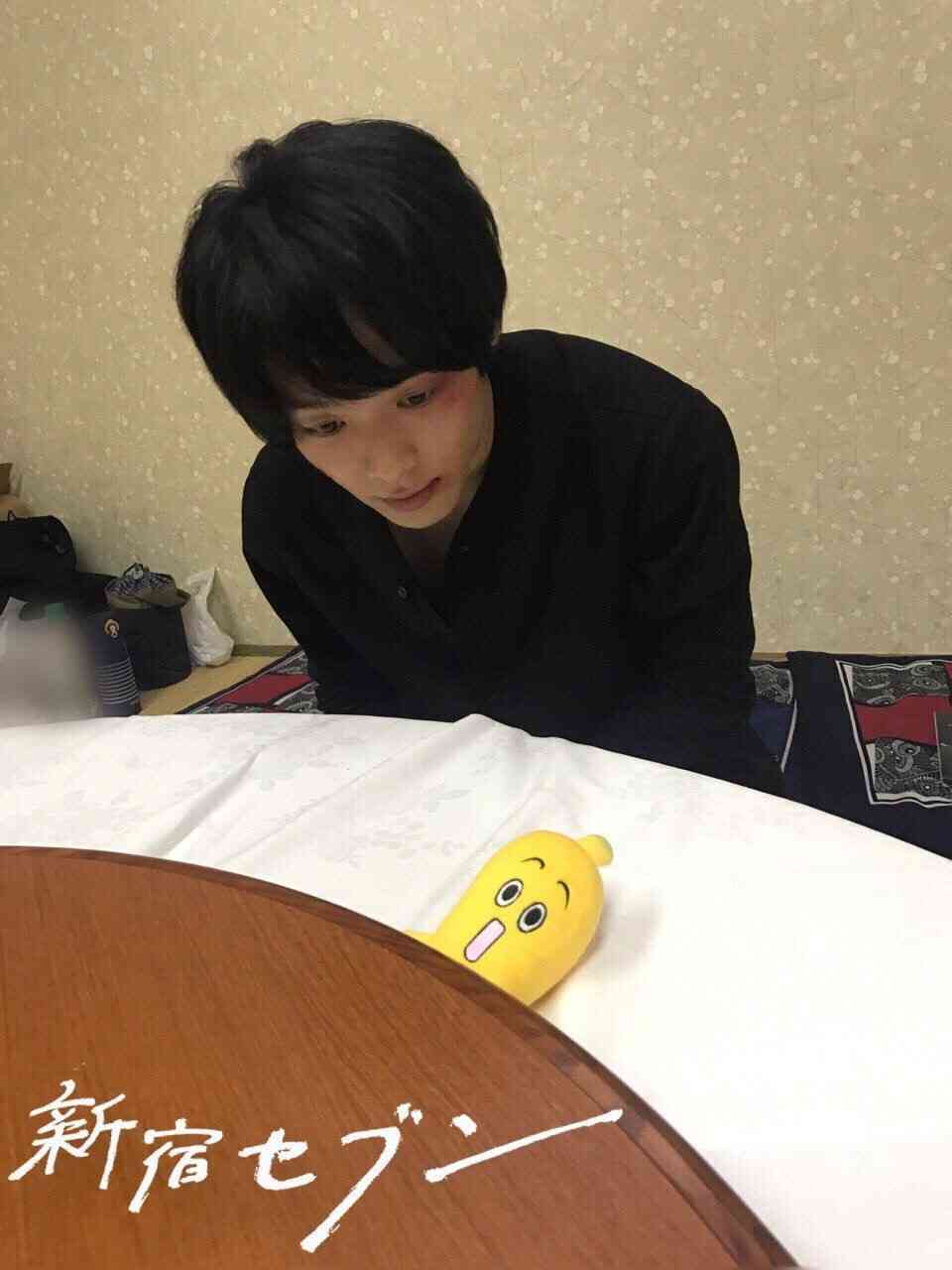 中村倫也が金髪に！　『珈琲いかがでしょう』衝撃ショット先行公開　放送は4.5スタート