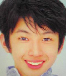 窪塚洋介の長男・愛流、パーマをかけたニューへアー披露「イケメンすぎる」「男前」などの声