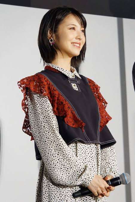 女優の舞台挨拶衣装を貼るトピPart4