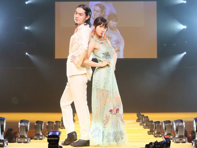 女優の舞台挨拶衣装を貼るトピPart4