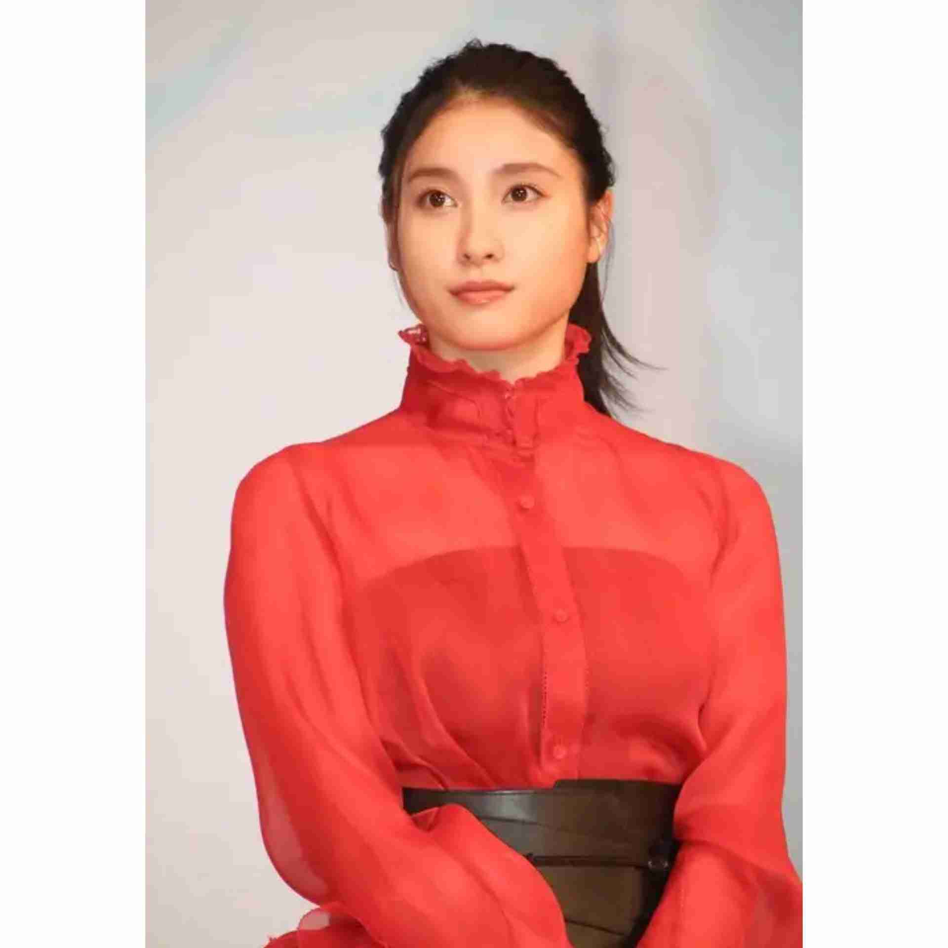 女優の舞台挨拶衣装を貼るトピPart4