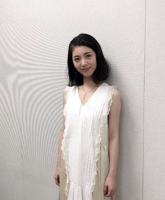 女優の舞台挨拶衣装を貼るトピPart4