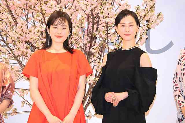 女優の舞台挨拶衣装を貼るトピPart4