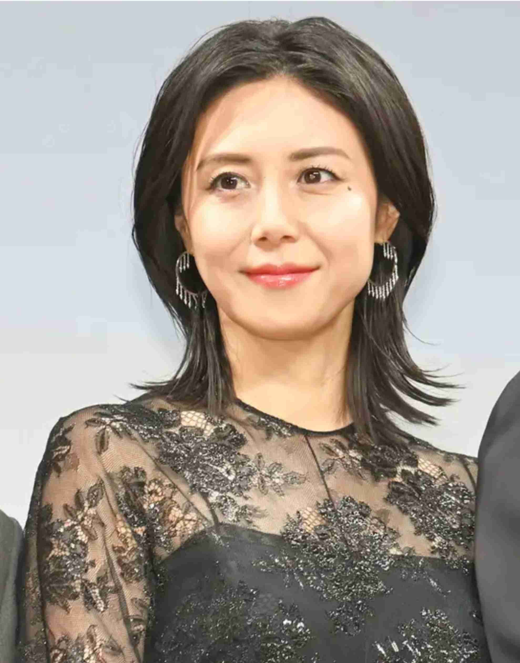 女優の舞台挨拶衣装を貼るトピPart4