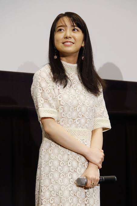 女優の舞台挨拶衣装を貼るトピPart4