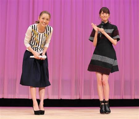 女優の舞台挨拶衣装を貼るトピPart4